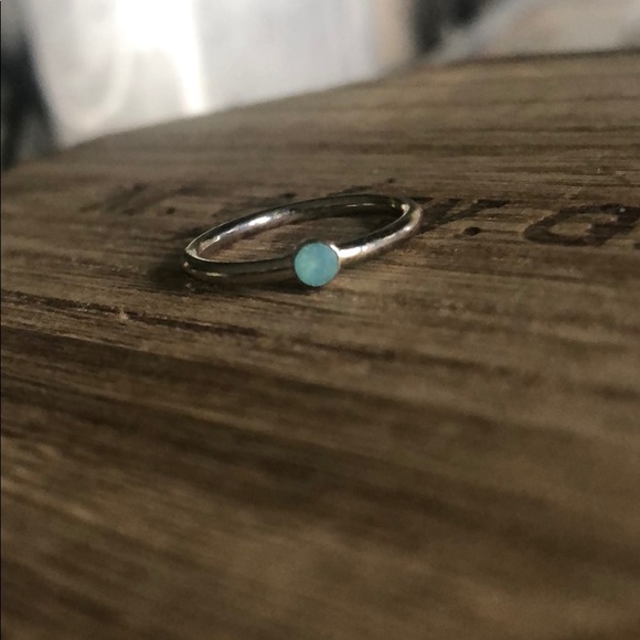 ⭐️B2G1⭐️ Midi or pinky ring - Picture 2 of 4